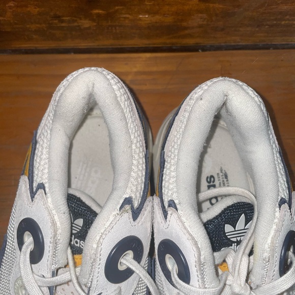 Adidas ASTIR Shoes - Picture 4 of 5